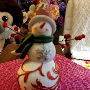 8.5 INCH CEREMIC SNOWMAN FROM XMAS 2000/RED SILVER ART